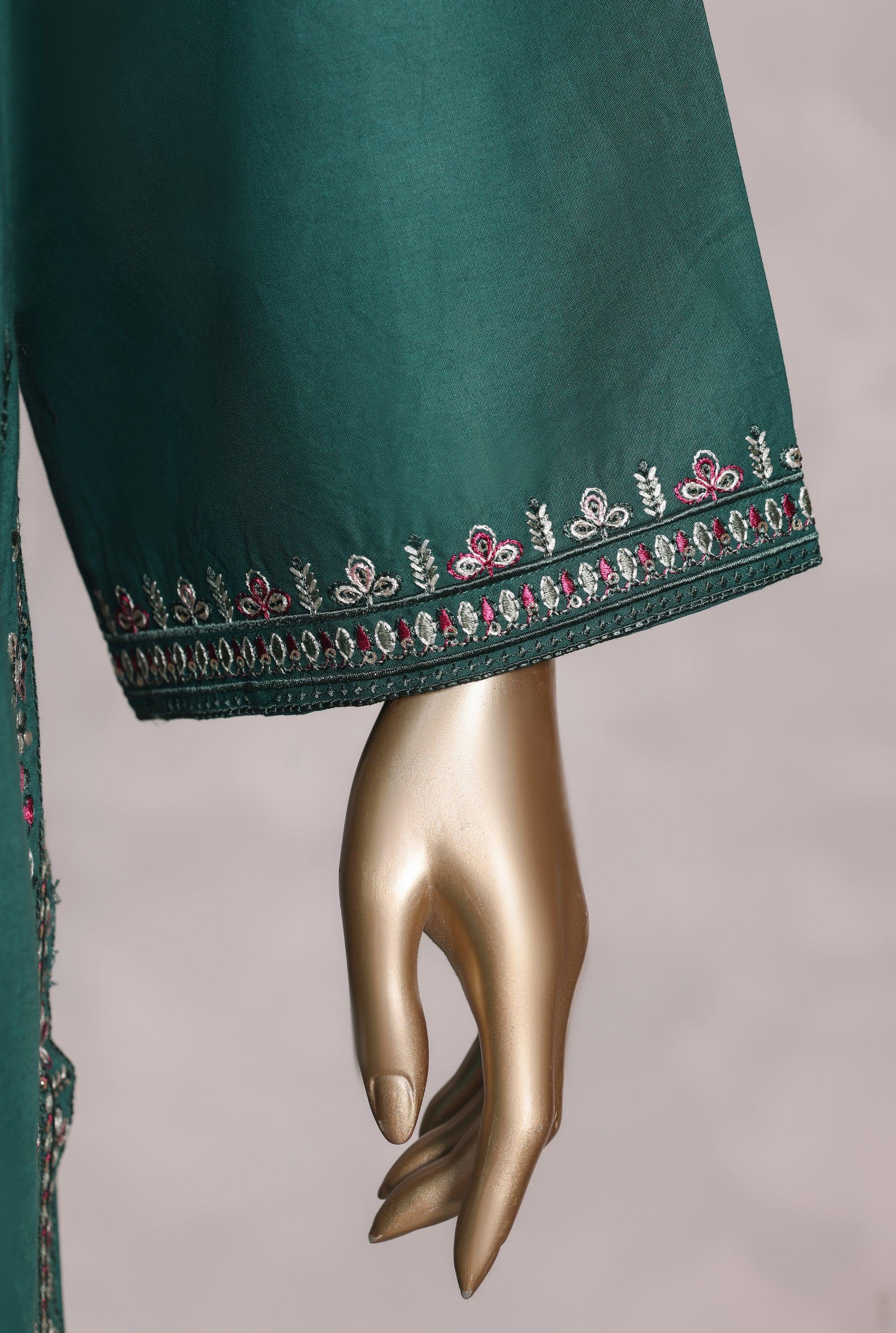 Sadabahar Luxury Eclair Solid Lawn Embroidery 3Piece Stitched Collection ECL-1019